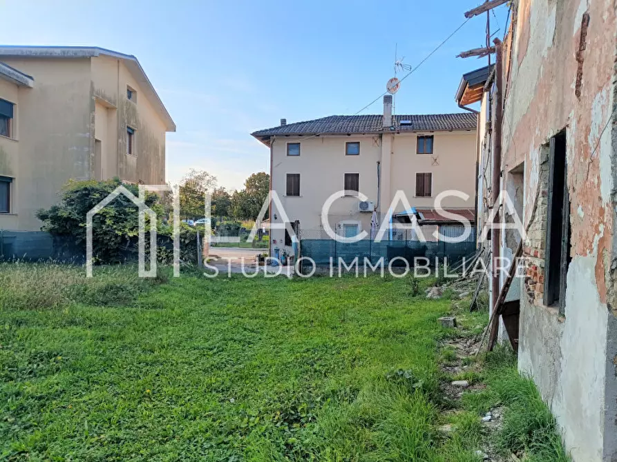 Immagine 5 di Terreno in vendita  in Piazza Valle 10 a Pordenone