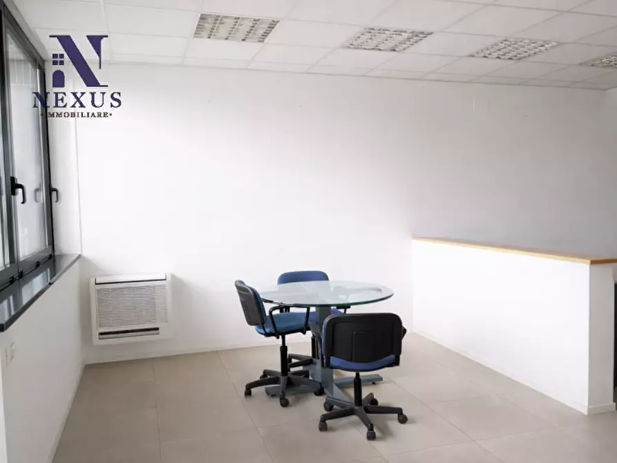Immagine 10 di Ufficio in affitto  in Via Sandro Pertini a Pesaro
