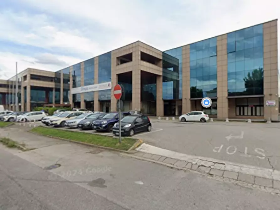 Immagine 19 di Appartamento in vendita  in Strada Padana verso Verona, 293 a Vicenza