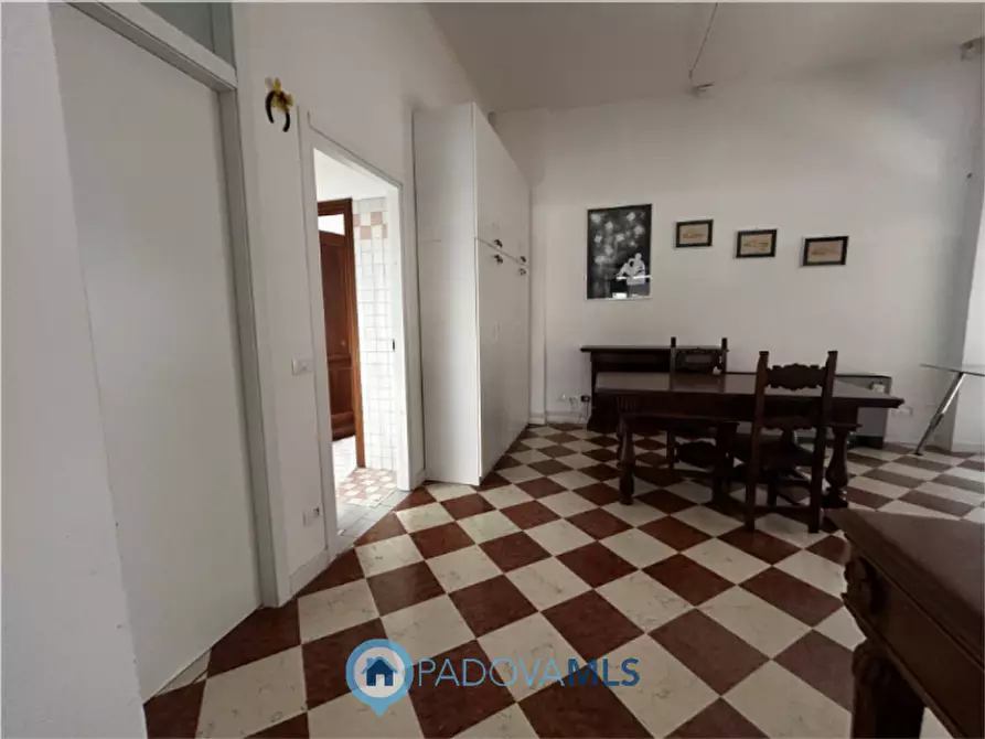 Immagine 4 di Negozio in vendita  in via san marco, 141 a Padova