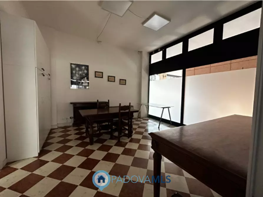 Immagine 6 di Negozio in vendita  in via san marco, 141 a Padova