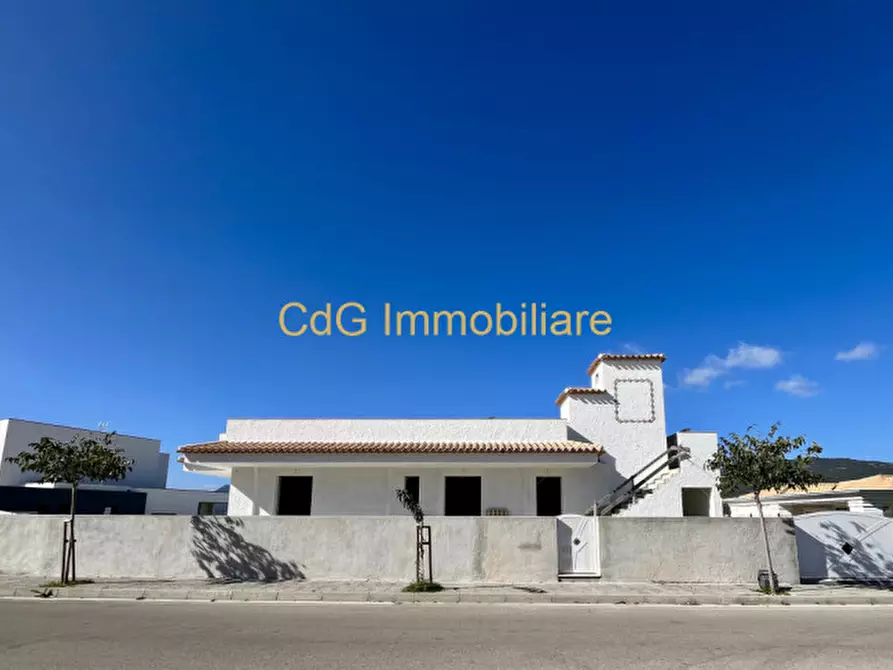 Immagine 1 di Villa in vendita  in Via Mosca 8 a Olbia