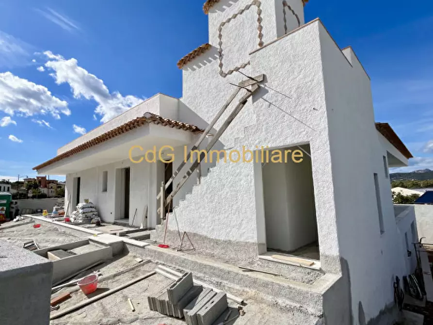Immagine 11 di Villa in vendita  in Via Mosca 8 a Olbia