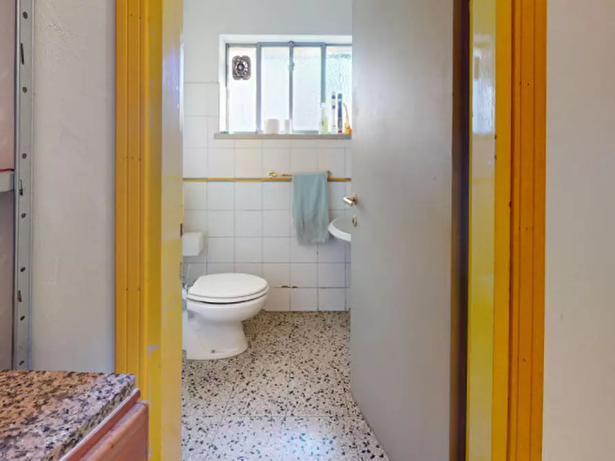 Immagine 9 di Ufficio in vendita  in Via Montebello della Battaglia 9/A a Vicenza