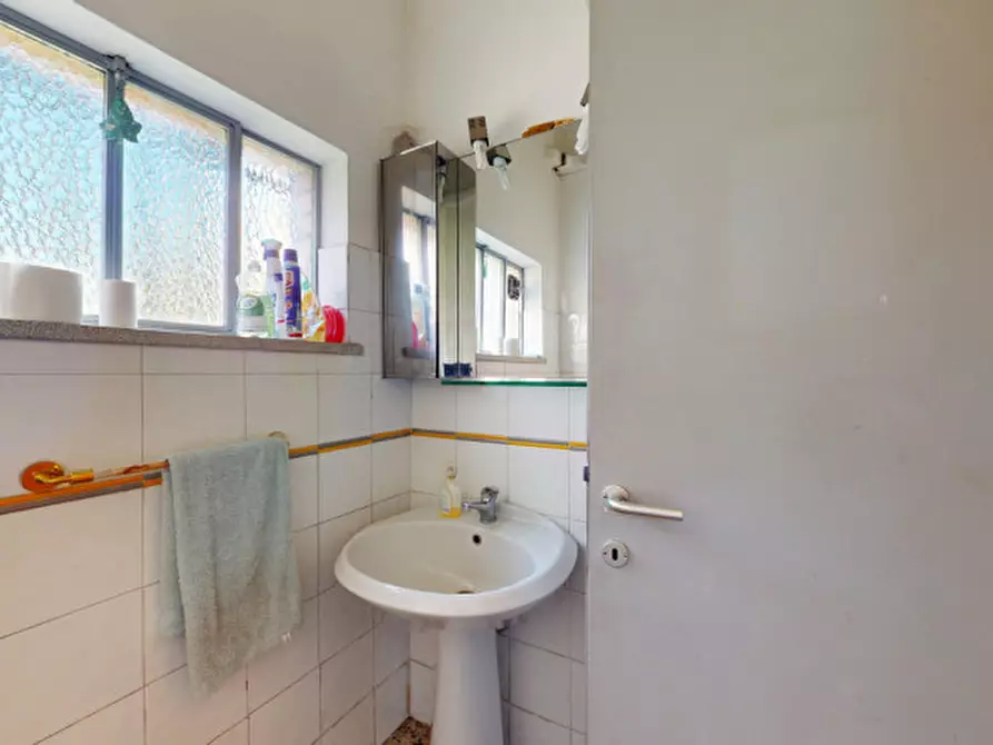 Immagine 10 di Ufficio in vendita  in Via Montebello della Battaglia 9/A a Vicenza