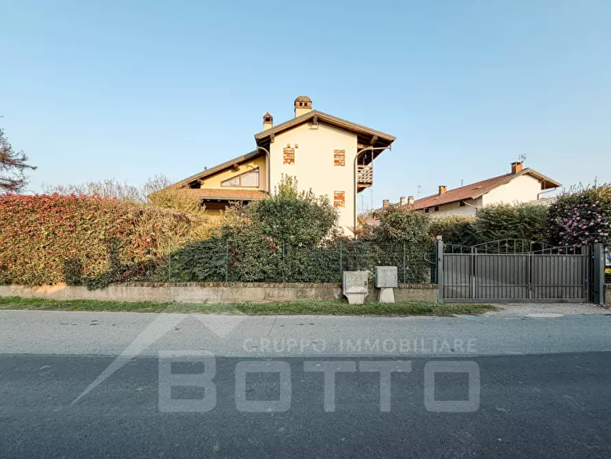 Immagine 10 di Casa indipendente in vendita  in Via Strera n 173 a Oleggio