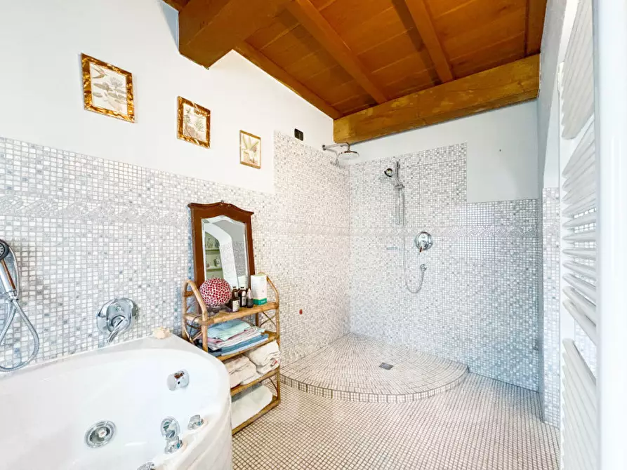 Immagine 75 di Casa indipendente in vendita  in Via Strera n 173 a Oleggio