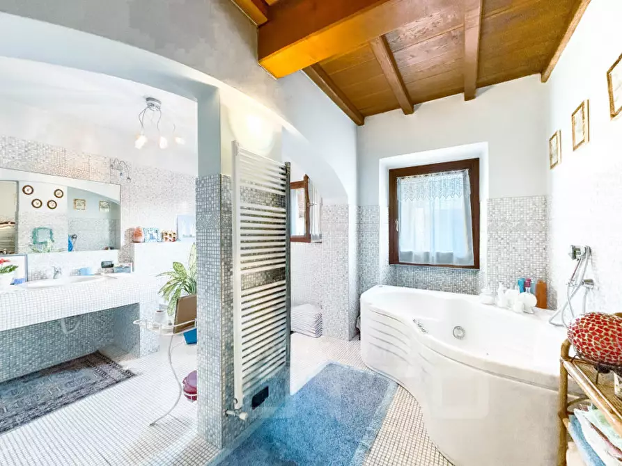 Immagine 76 di Casa indipendente in vendita  in Via Strera n 173 a Oleggio