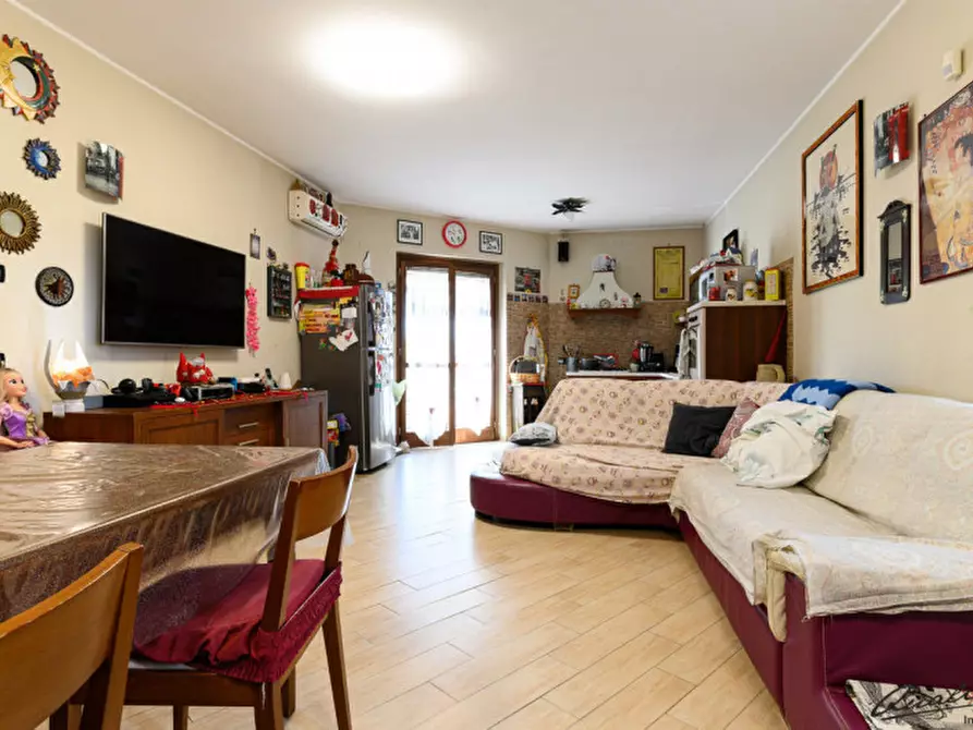 Immagine 3 di Villetta a schiera in vendita  in Via Monteprandone a Roma