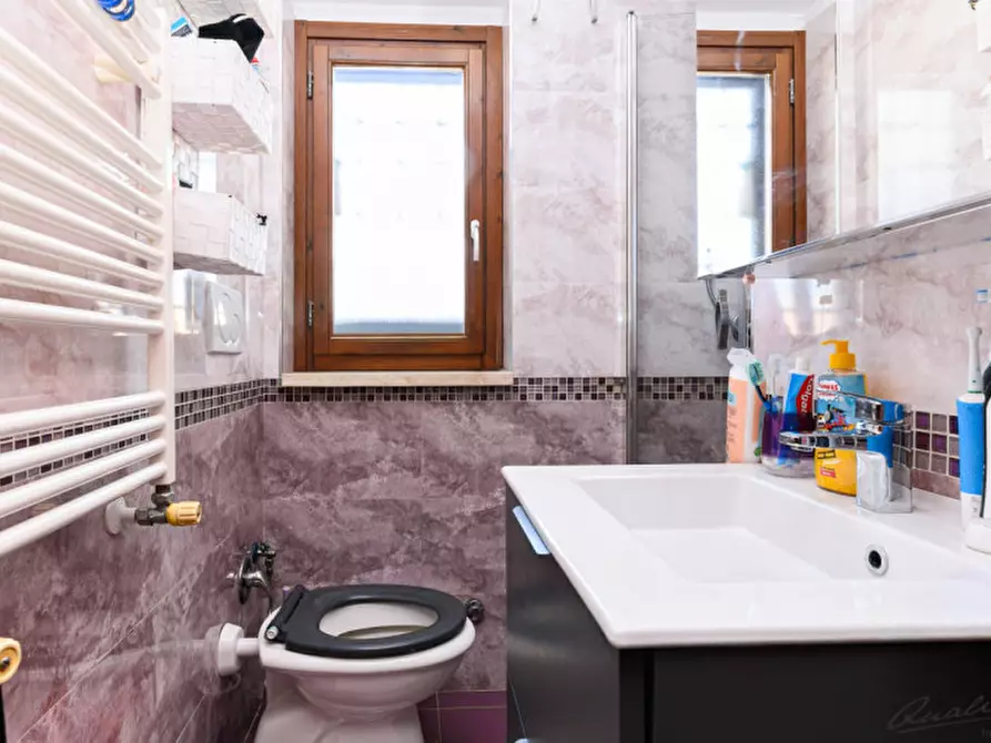 Immagine 8 di Villetta a schiera in vendita  in Via Monteprandone a Roma