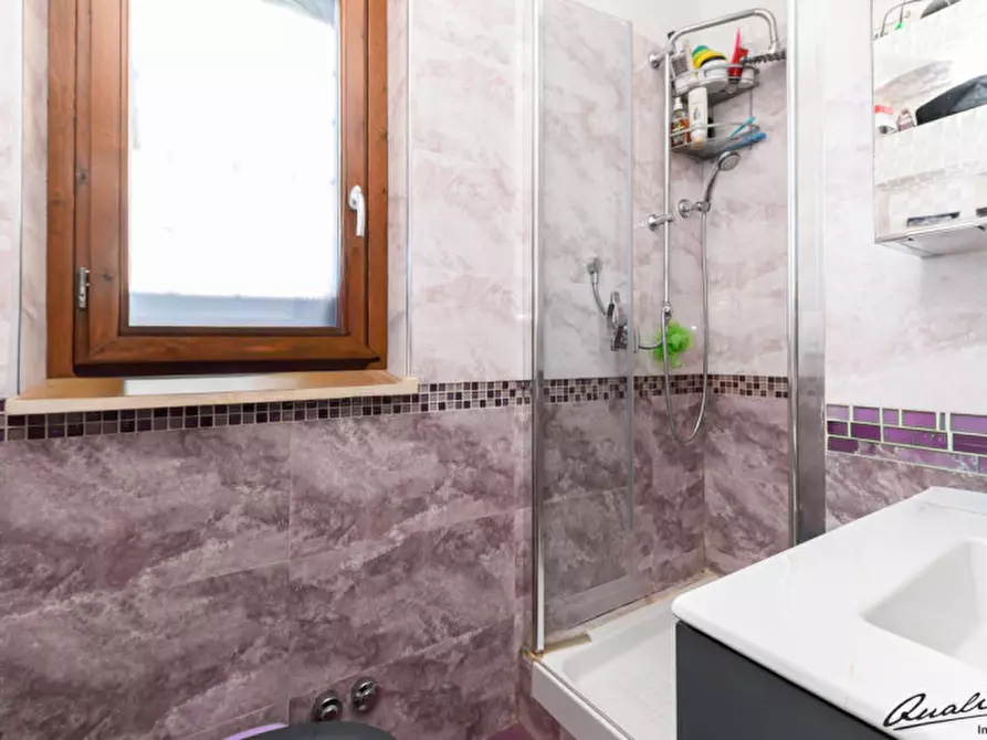 Immagine 9 di Villetta a schiera in vendita  in Via Monteprandone a Roma