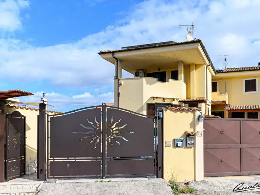 Immagine 30 di Villetta a schiera in vendita  in Via Monteprandone a Roma