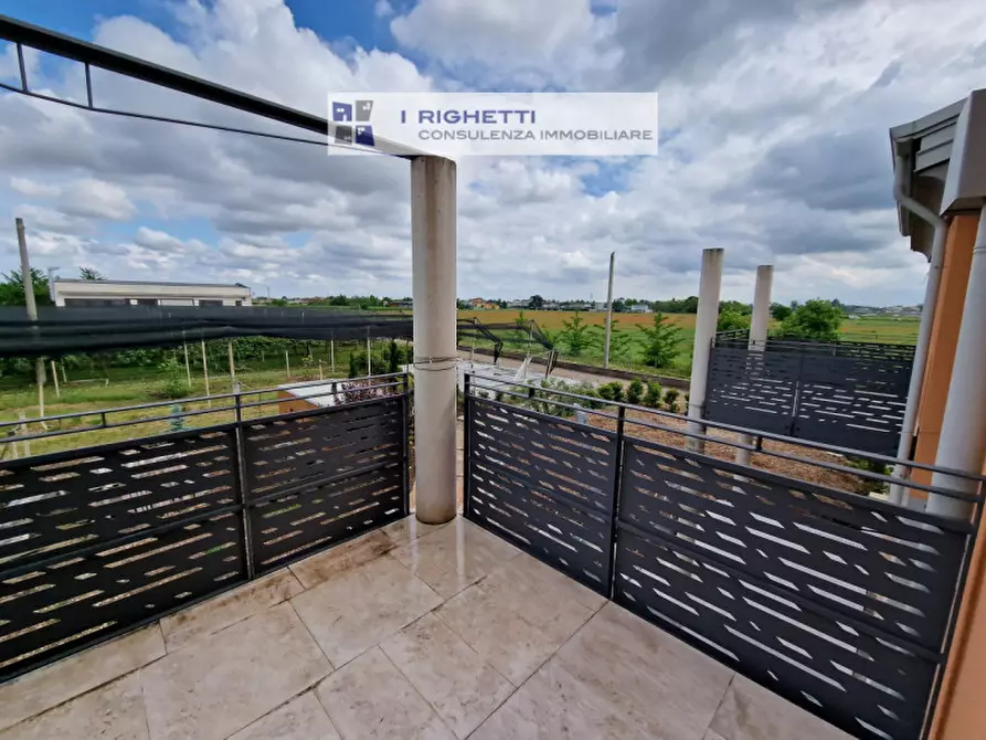 Immagine 17 di Villa in vendita  in Via Francesco De Pinedo a Verona