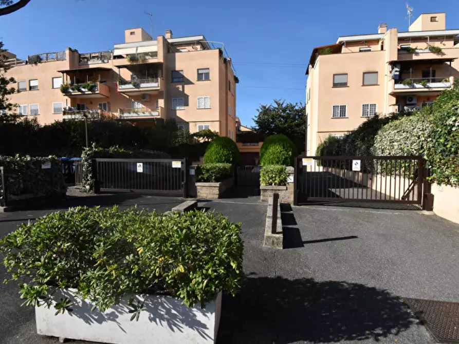 Immagine 3 di Appartamento in vendita  in Via Borgo Ticino a Roma