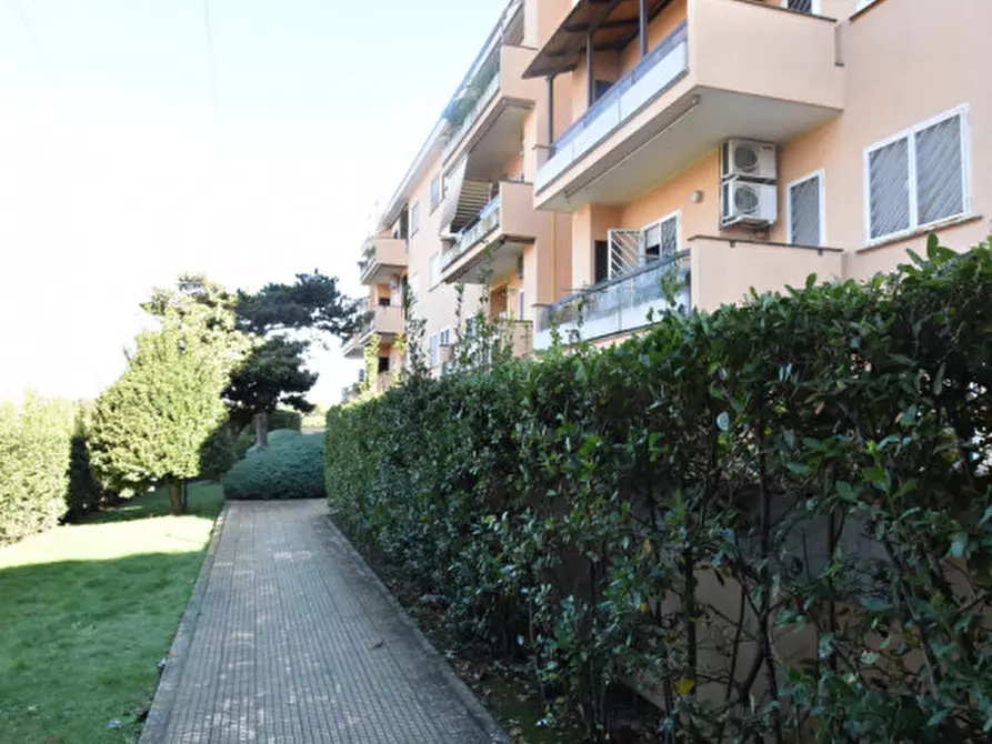 Immagine 9 di Appartamento in vendita  in Via Borgo Ticino a Roma