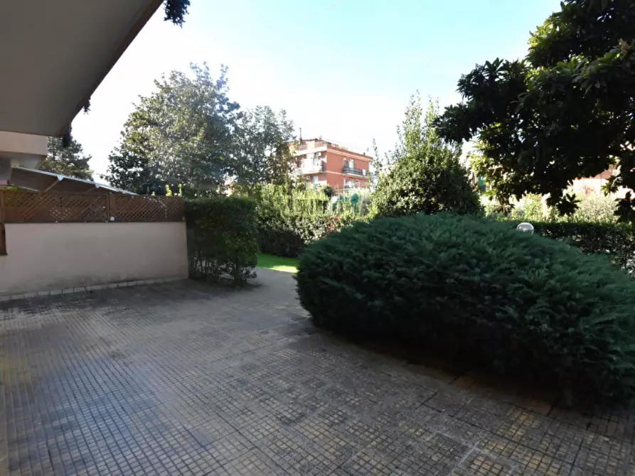 Immagine 11 di Appartamento in vendita  in Via Borgo Ticino a Roma