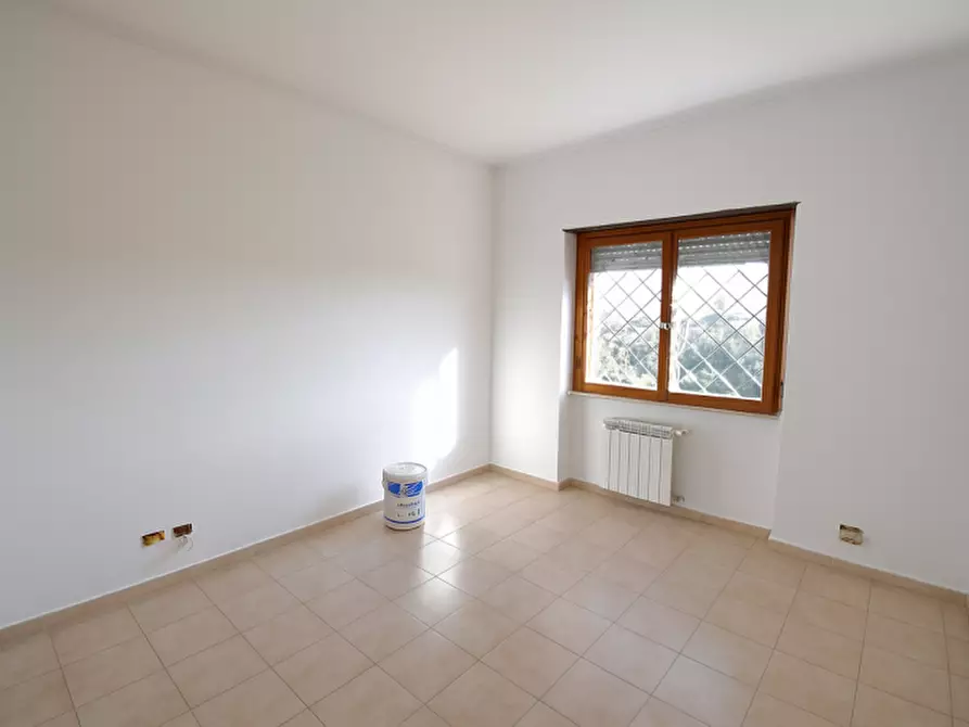 Immagine 18 di Appartamento in vendita  in Via Borgo Ticino a Roma