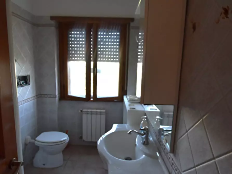 Immagine 35 di Appartamento in vendita  in Via Borgo Ticino a Roma