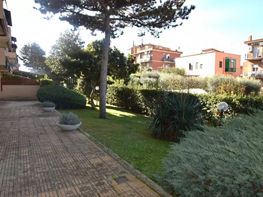 Immagine 56 di Appartamento in vendita  in Via Borgo Ticino a Roma