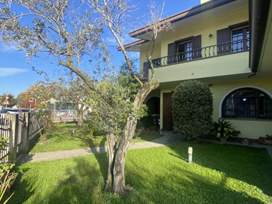 Immagine 2 di Casa trifamiliare in vendita  in Via Padre Massimiliano Maria Kolbe 2 a Camposampiero