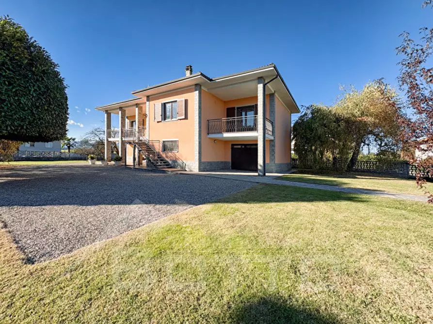 Immagine 1 di Villa in vendita  in via bardesa n 9 a Suno