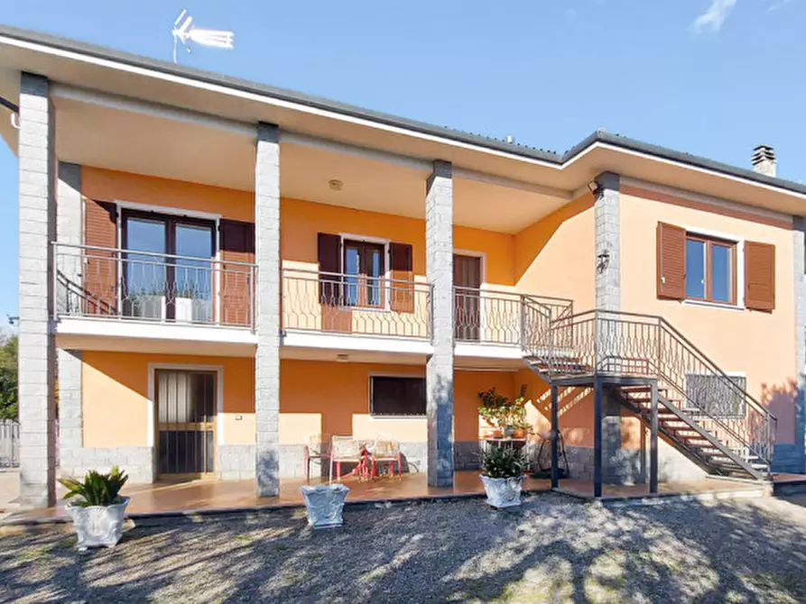 Immagine 3 di Villa in vendita  in via bardesa n 9 a Suno