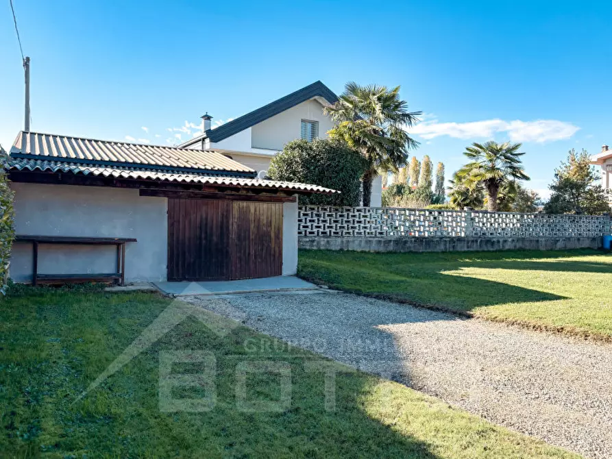 Immagine 5 di Villa in vendita  in via bardesa n 9 a Suno