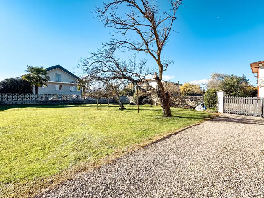 Immagine 8 di Villa in vendita  in via bardesa n 9 a Suno