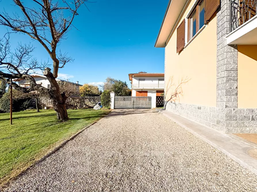 Immagine 9 di Villa in vendita  in via bardesa n 9 a Suno