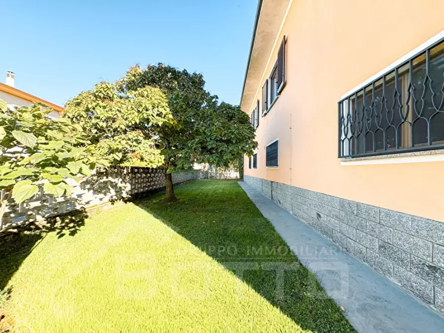 Immagine 10 di Villa in vendita  in via bardesa n 9 a Suno