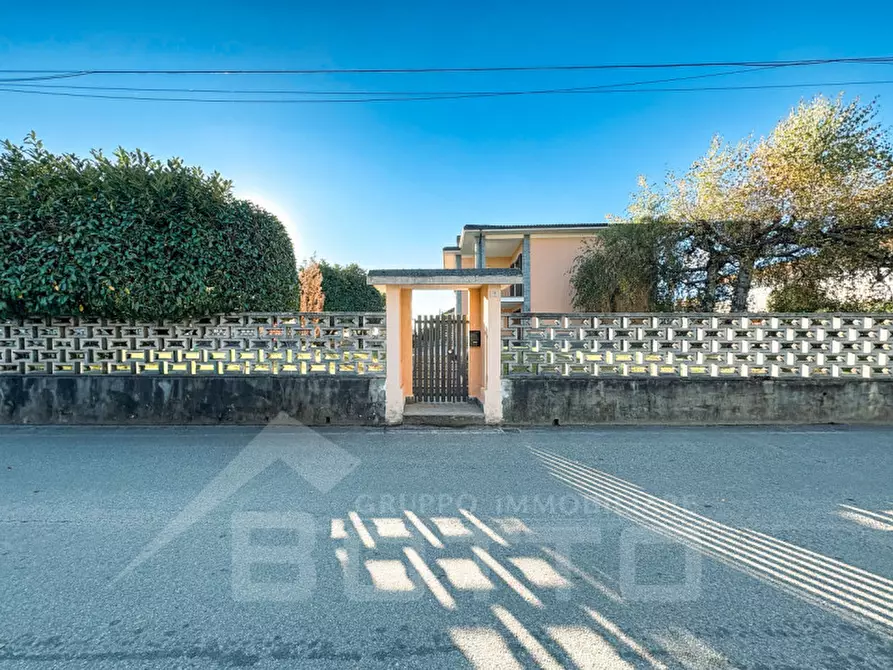 Immagine 12 di Villa in vendita  in via bardesa n 9 a Suno