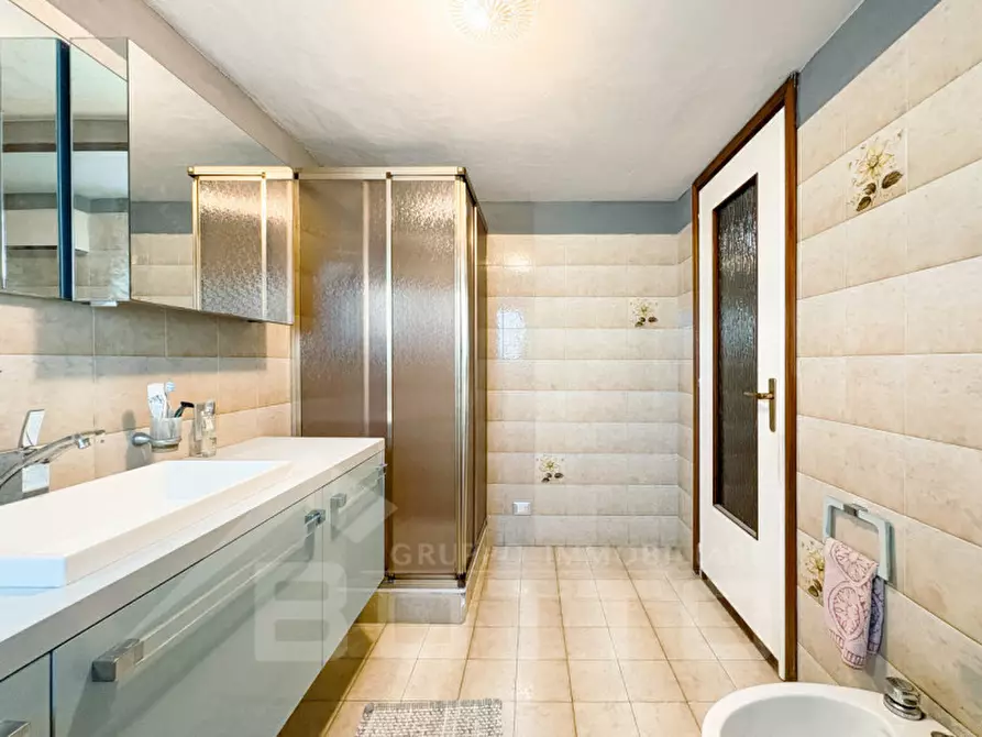 Immagine 44 di Villa in vendita  in via bardesa n 9 a Suno