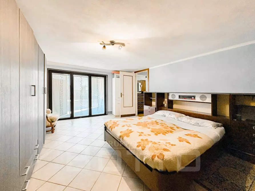 Immagine 45 di Villa in vendita  in via bardesa n 9 a Suno