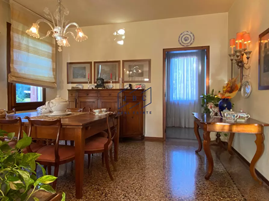 Immagine 4 di Villa in vendita  in Viale Paola Frassinetti a Oderzo