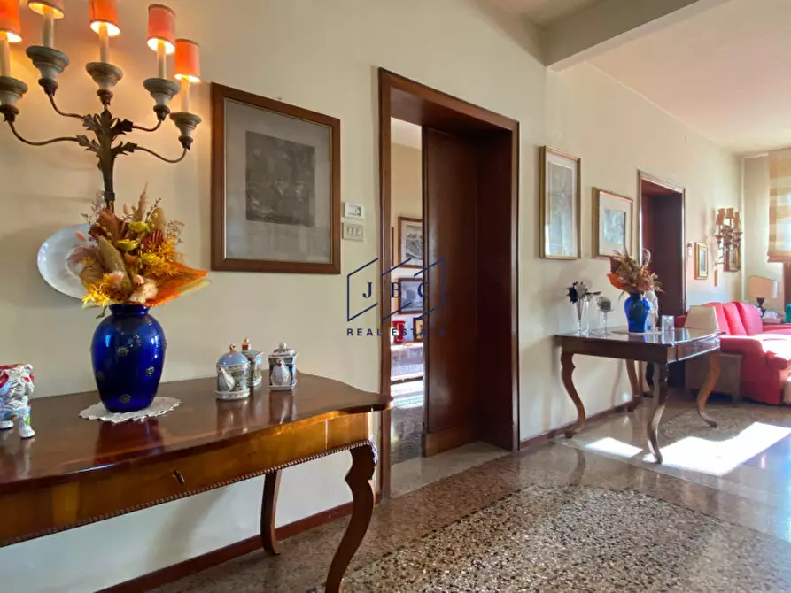 Immagine 7 di Villa in vendita  in Viale Paola Frassinetti a Oderzo