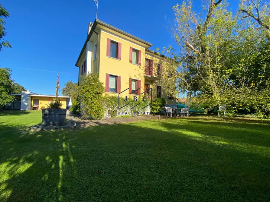 Immagine 33 di Villa in vendita  in Viale Paola Frassinetti a Oderzo