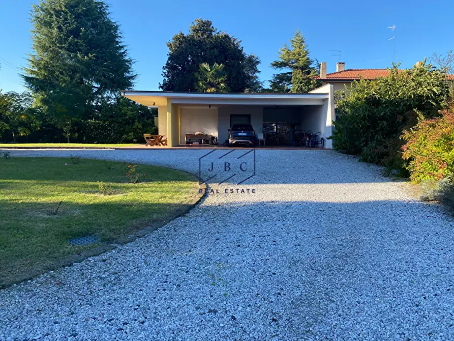 Immagine 37 di Villa in vendita  in Viale Paola Frassinetti a Oderzo