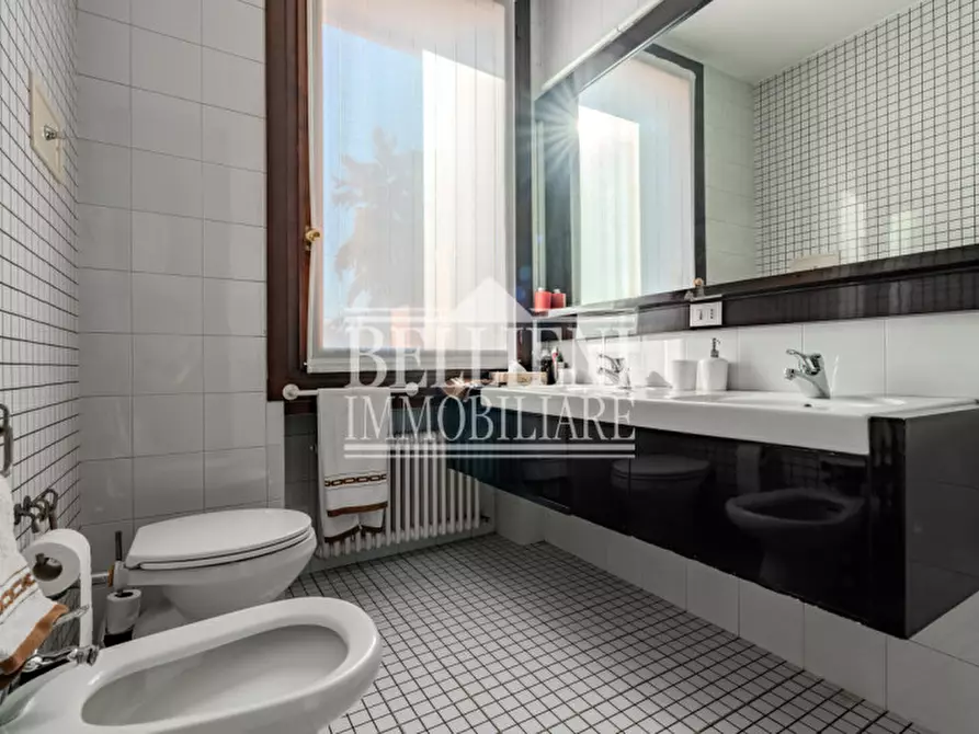 Immagine 30 di Villa in vendita  in Viale Dieci Giugno a Vicenza