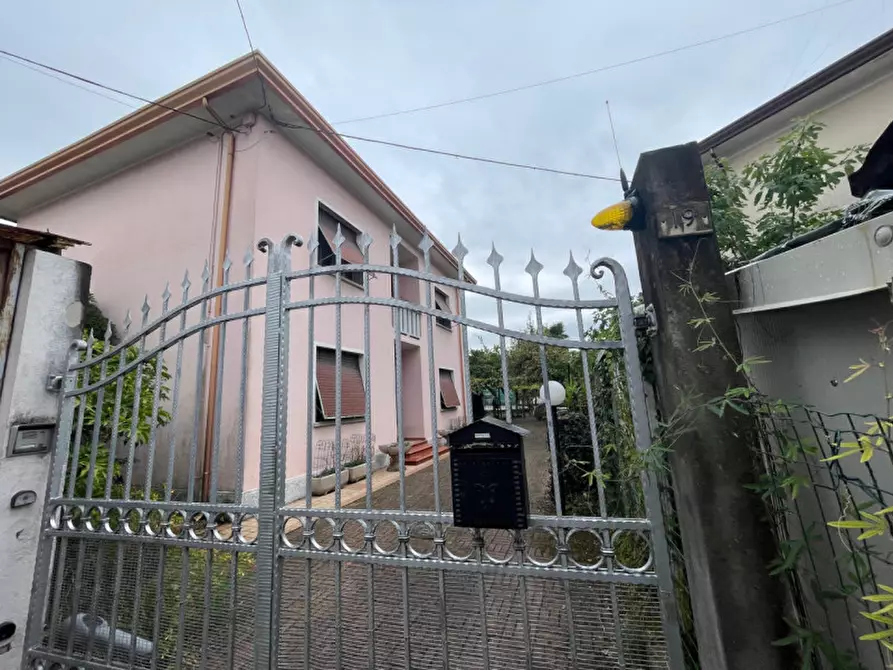 Immagine 1 di Casa indipendente in vendita  in Via Nuova di Corva a Pordenone