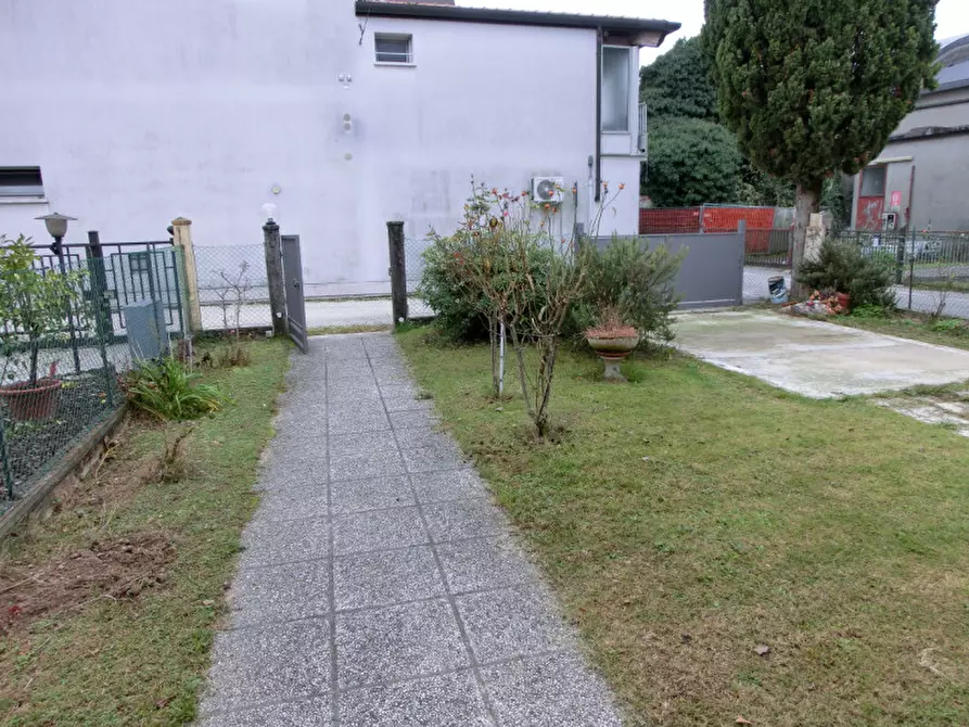 Immagine 10 di Villetta a schiera in vendita  in Via Pietro Micca 6 Salzano a Salzano