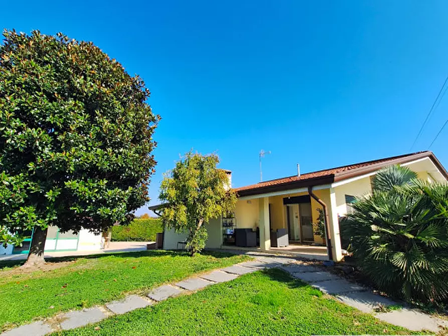 Immagine 1 di Villa in vendita  in Via Carpane a Vigonza