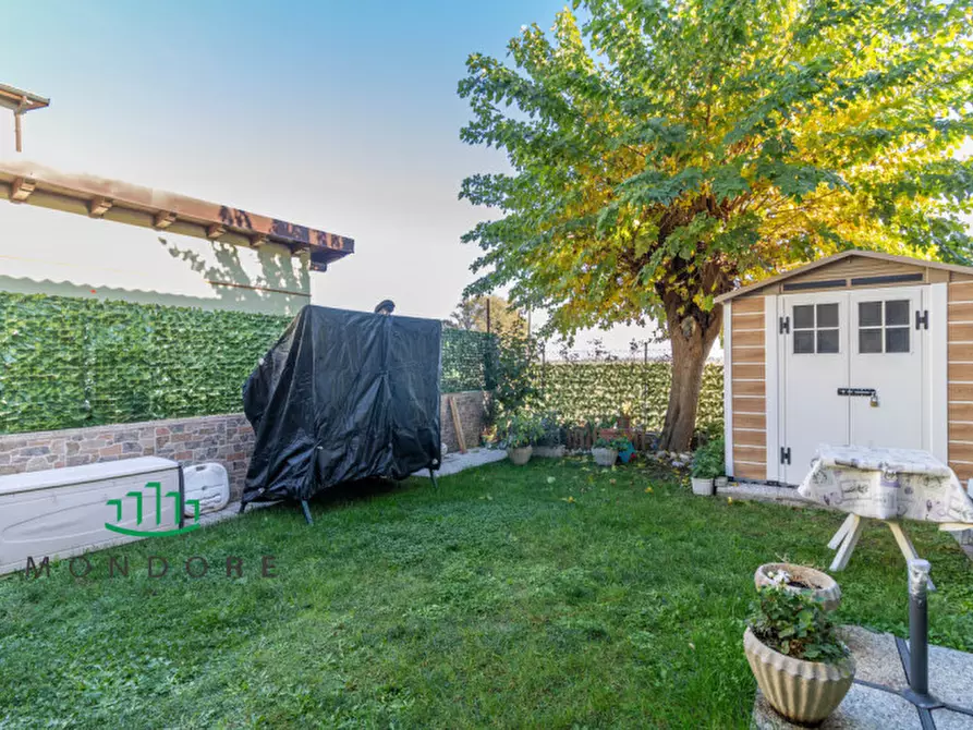 Immagine 2 di Villetta a schiera in vendita  a San Pietro In Casale