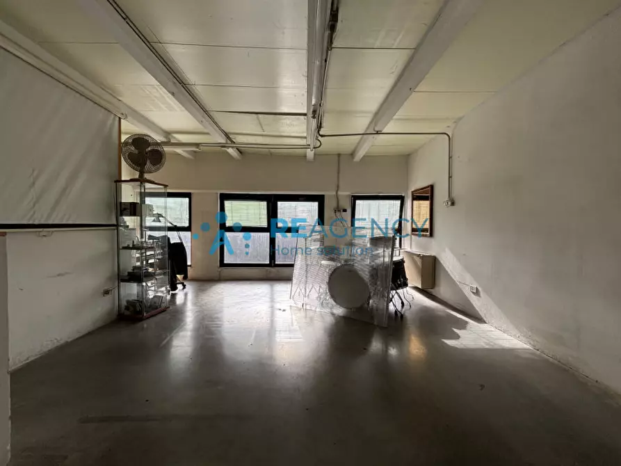 Immagine 5 di Laboratorio in vendita  in Via della Meccanica a Vicenza