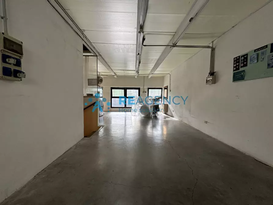 Immagine 6 di Laboratorio in vendita  in Via della Meccanica a Vicenza