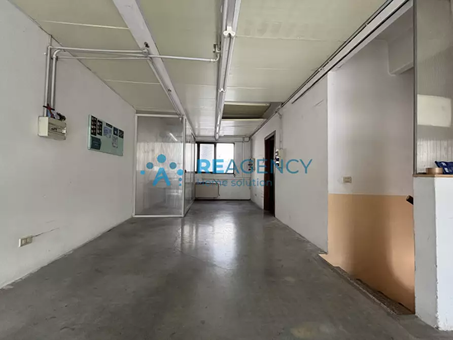 Immagine 8 di Laboratorio in vendita  in Via della Meccanica a Vicenza