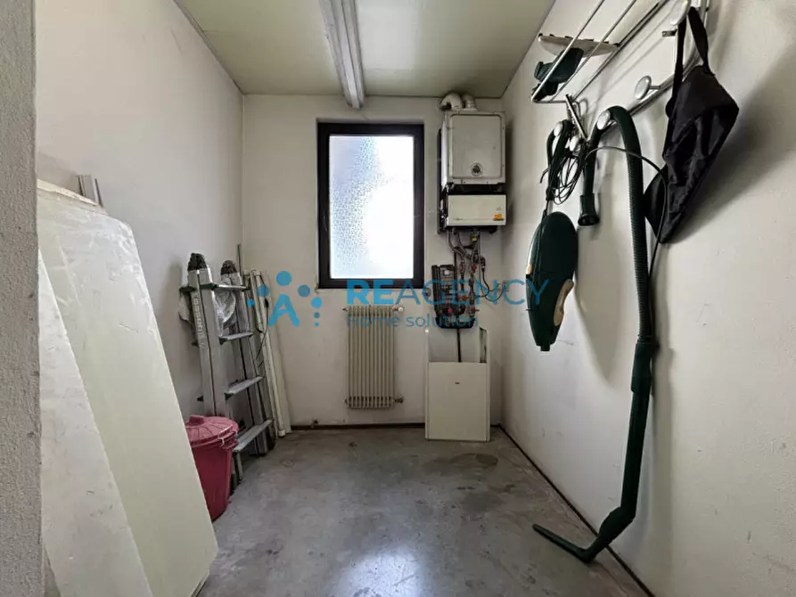 Immagine 10 di Laboratorio in vendita  in Via della Meccanica a Vicenza