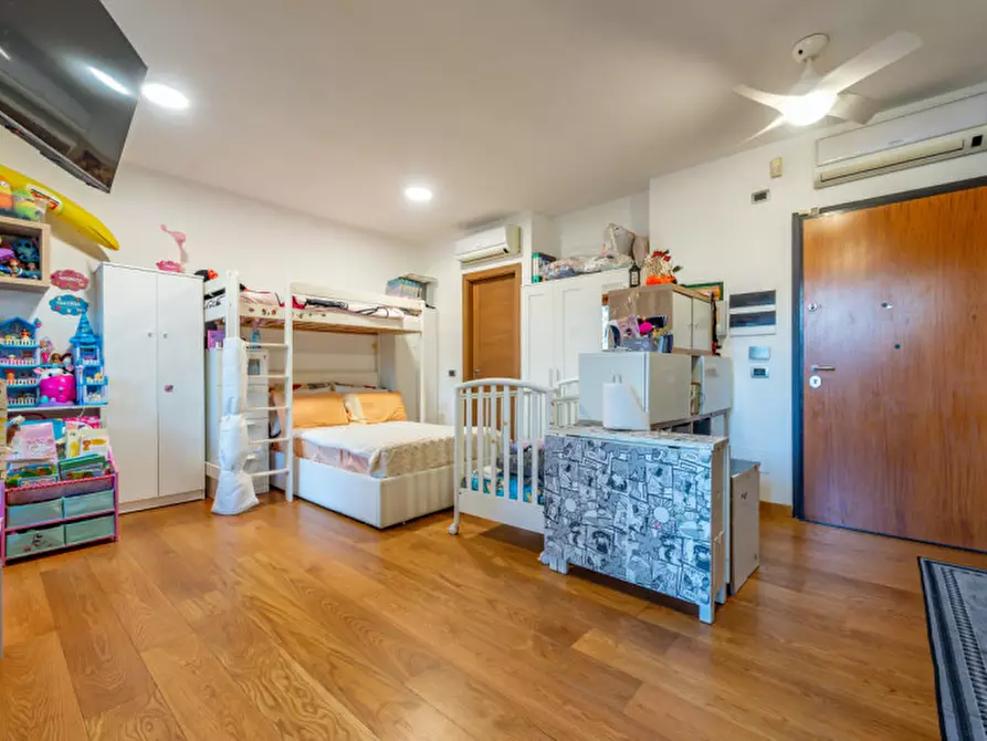 Immagine 3 di Appartamento in vendita  in Via Alberto Giolitti a Roma