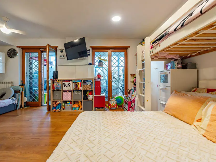 Immagine 6 di Appartamento in vendita  in Via Alberto Giolitti a Roma