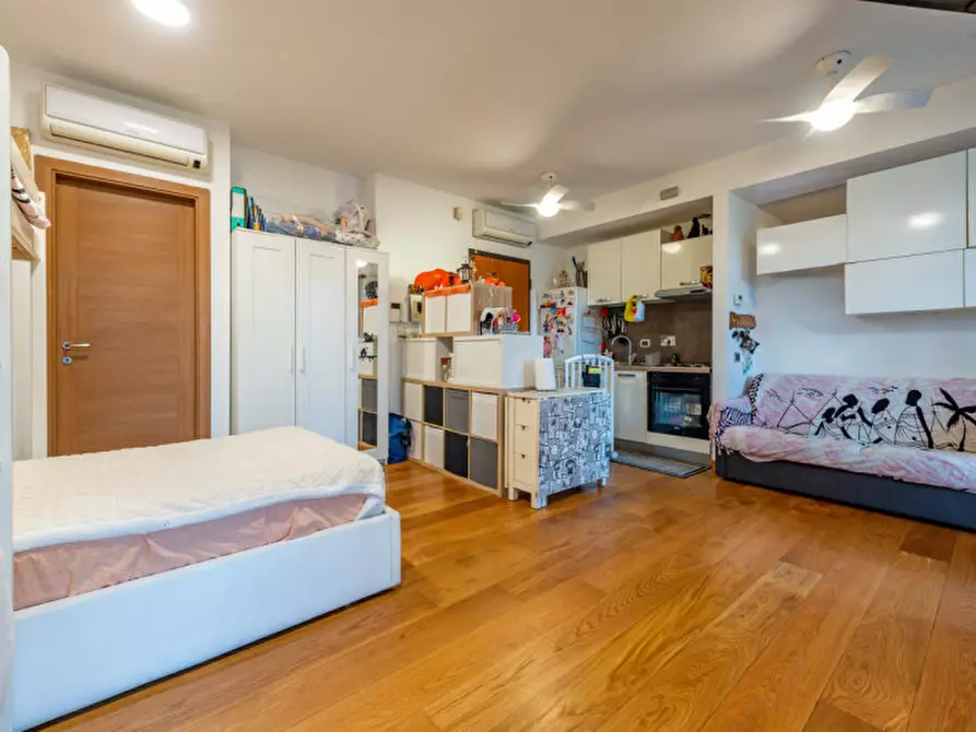 Immagine 9 di Appartamento in vendita  in Via Alberto Giolitti a Roma