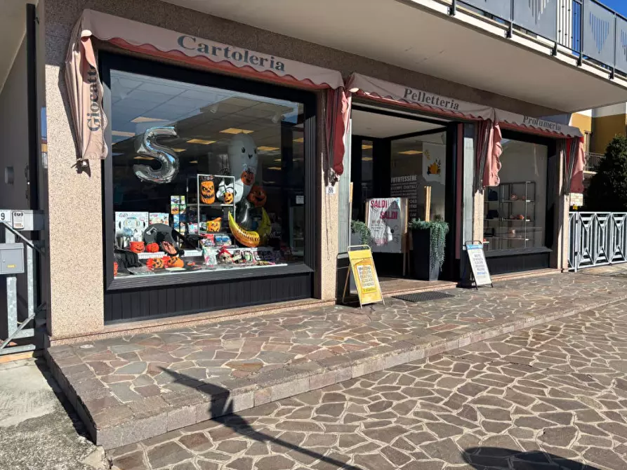 Immagine 10 di Negozio in vendita  in PIAZZA LIBERAZIONE a Vo